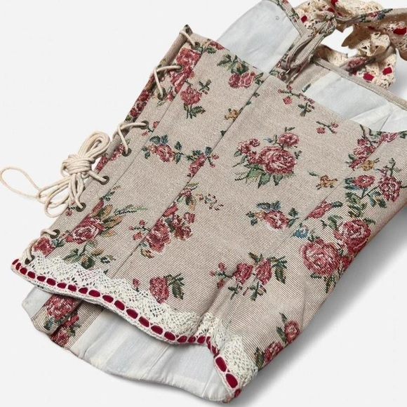 Lacemade Curve & Plus Rosey Cottage Corset - Picture 3 of 5